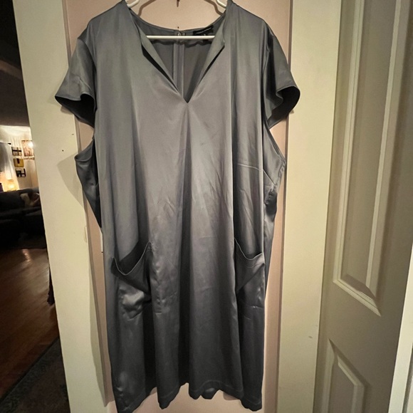 Universal Standard Alexandrina pocket dress - glossy lavender - Picture 6 of 6